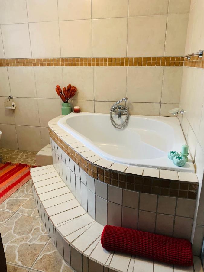Bokamoso Views Bed & Breakfast Rustenburg Bagian luar foto